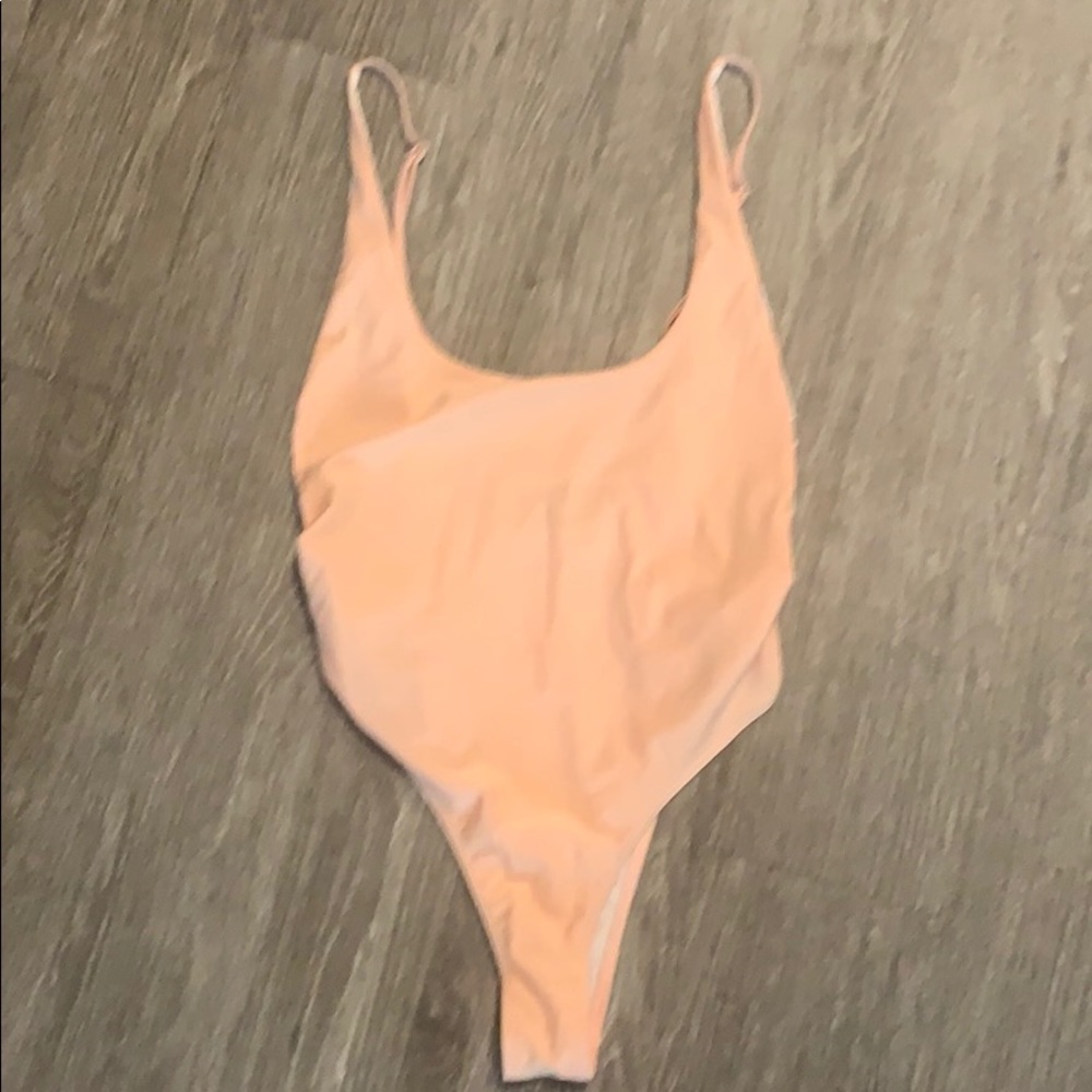 One piece swimsuit - Picture 2 of 5